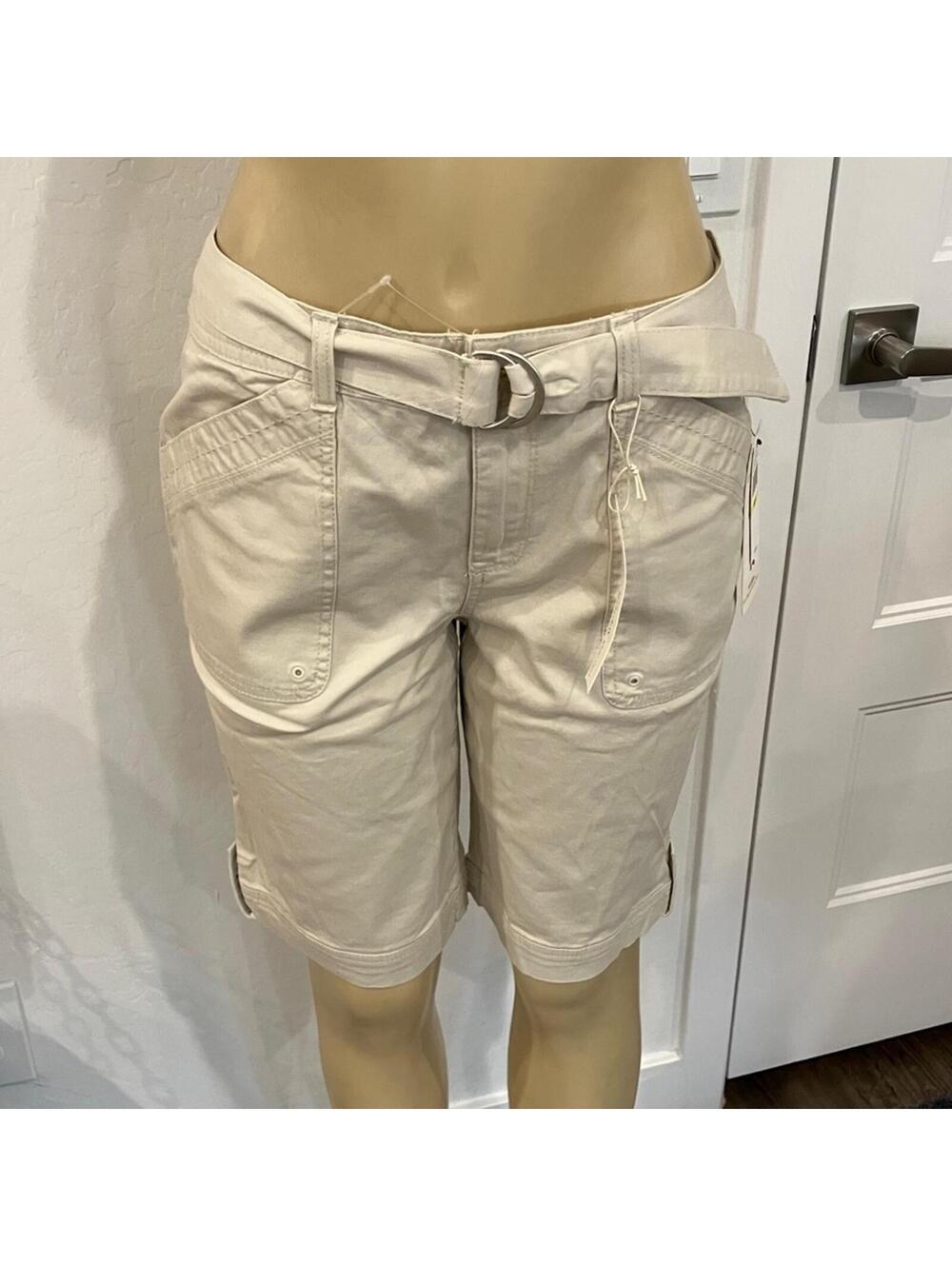 NWT Gloria Vanderbilt Tan Bermuda Shorts with Belt #2038